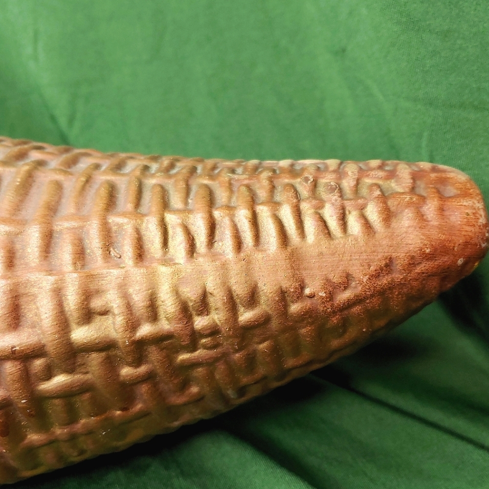 Cornucopia vase/container - Picture 9 of 11
